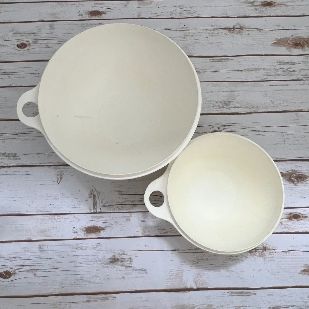 Tupperware Mixing Bowls Cream Off-White Nesting Thumb Hole Set‎ of 2